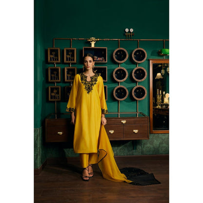 MEESA Yellow Embroidered Chanderi Silk Kurta with Pant and Organza Dupatta (Set of 3)
