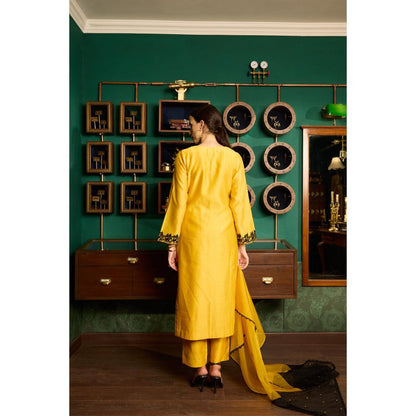 MEESA Yellow Embroidered Chanderi Silk Kurta with Pant and Organza Dupatta (Set of 3)