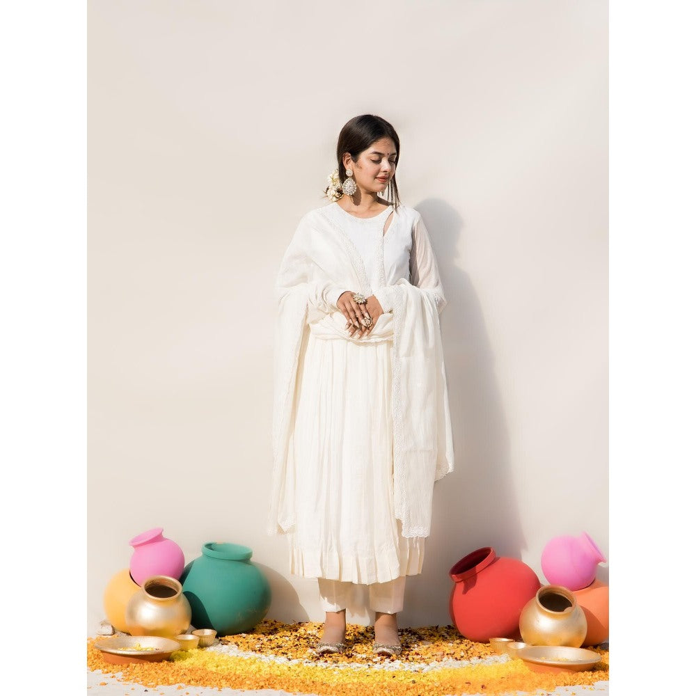 MITHI SUPARI Ivory Gulmohar Angarkha Kurta with Pant and Dupatta (Set of 3)