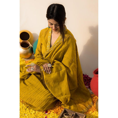 MITHI SUPARI Mustard Chameli Kurta with Pant and Dupatta (Set of 3)