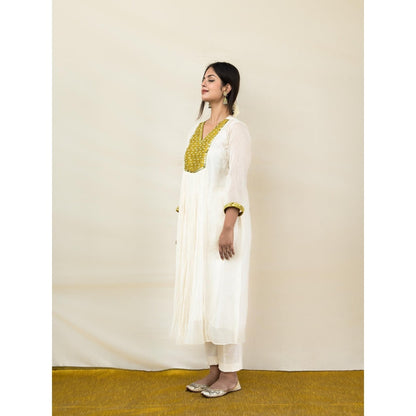 MITHI SUPARI Ivory and Lime Meer Mirror Work Anarkali Kurta with Pant (Set of 2)