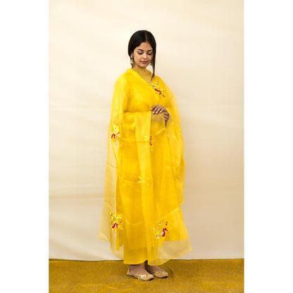 MITHI SUPARI Yellow Malti Kurta with Pant and Embroidered Dupatta (Set of 3)