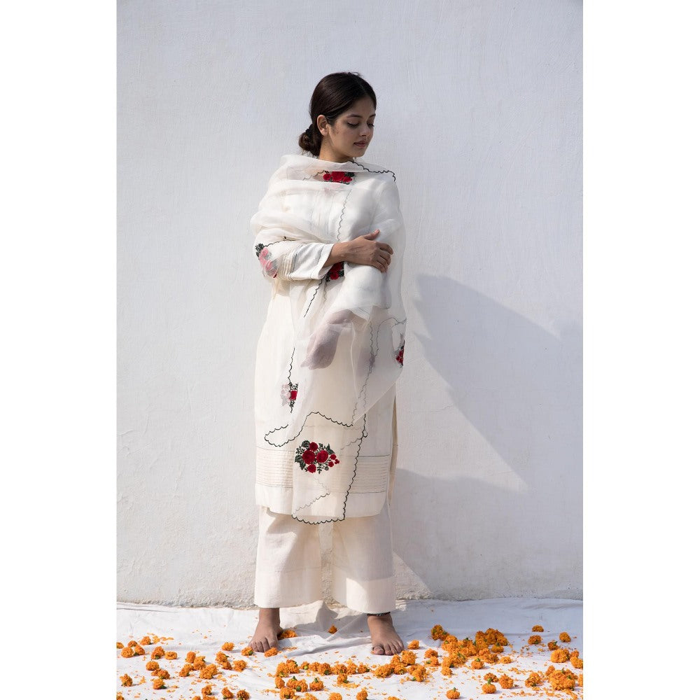 MITHI SUPARI Ivory Maya Kurta with Pant and Embroidered Dupatta (Set of 3)