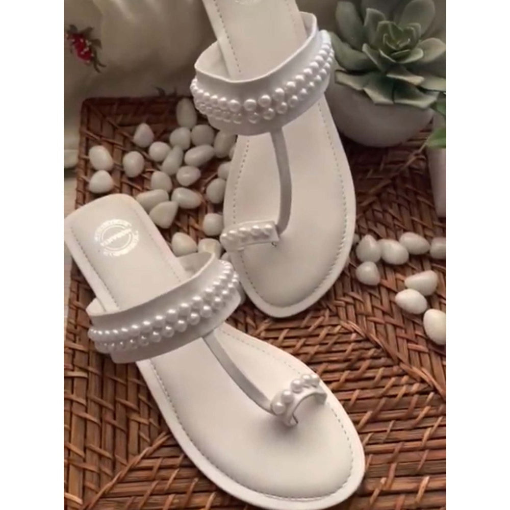 Modanta White Pearl Kolhapuris