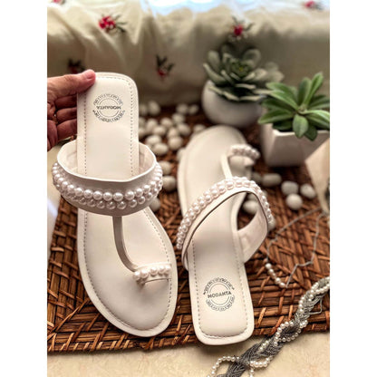 Modanta White Pearl Kolhapuris