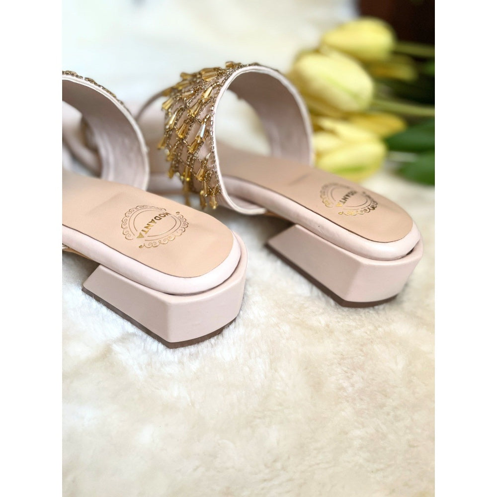 Modanta Latkan Beige Kolhapuris