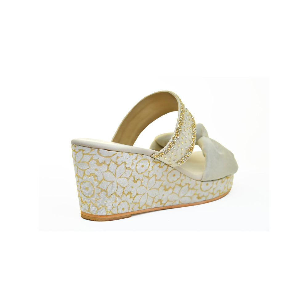 Modanta Cream Knot Bow Wedges