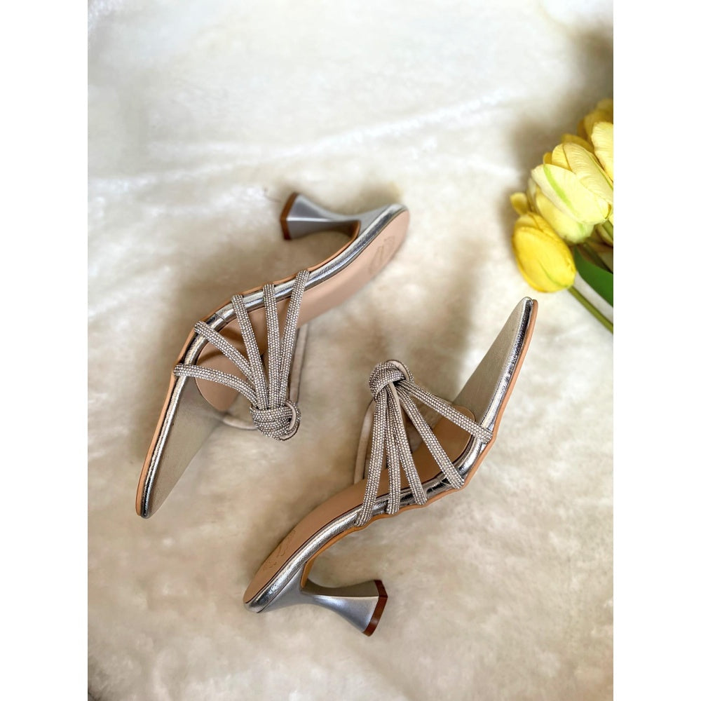 Modanta Silver Diamond Knot Heels