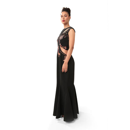 MODO CALDO Black Confident Cut Dress