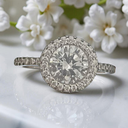 Mon Tresor Eternal Glow Halo Ring - White