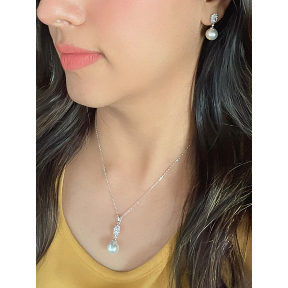 Mon Tresor Oval White Necklace with Pair Of Earrings