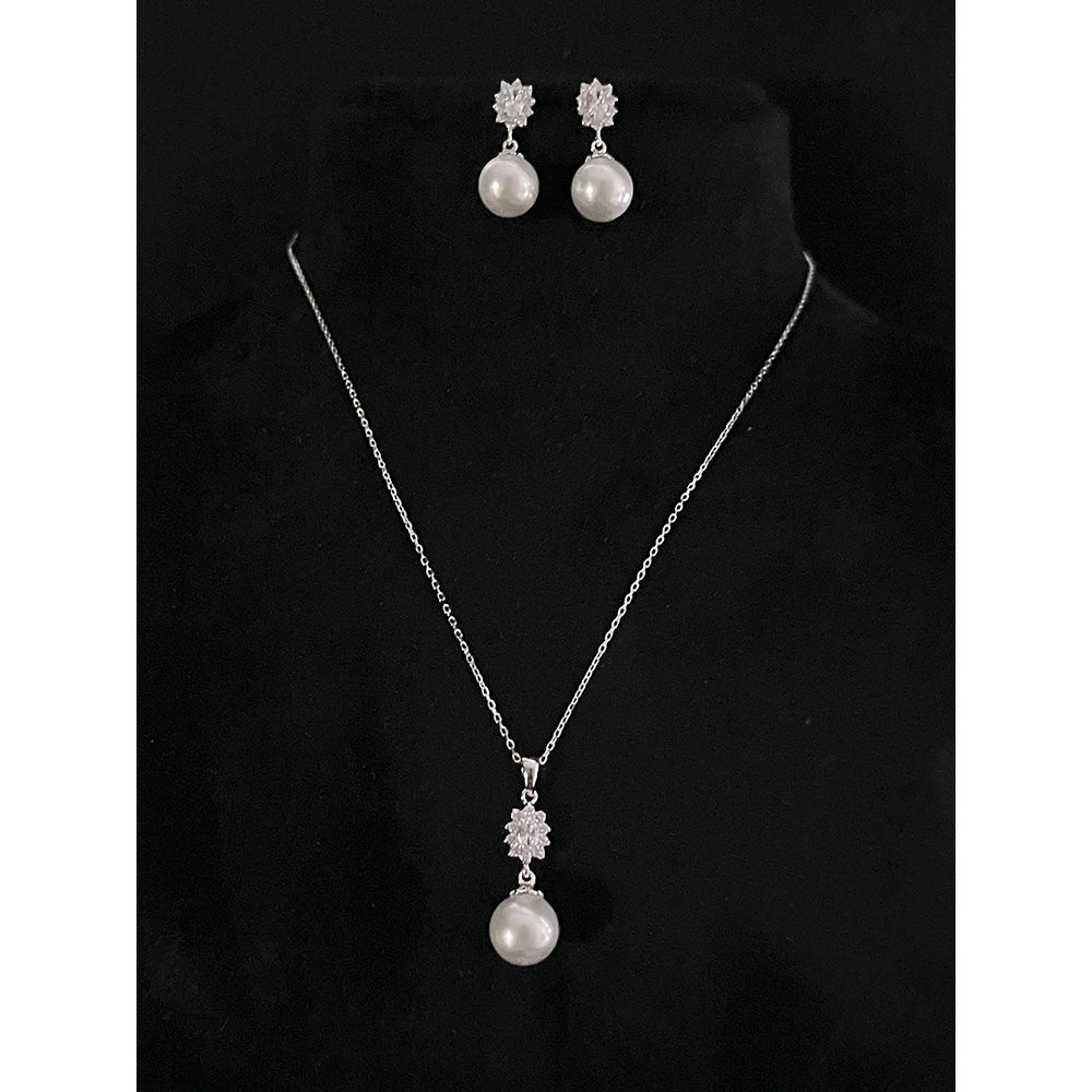 Mon Tresor Oval White Necklace with Pair Of Earrings