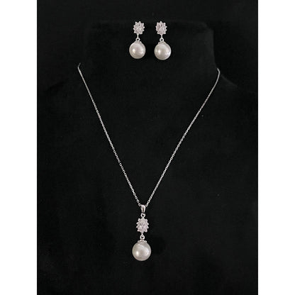 Mon Tresor Oval White Necklace with Pair Of Earrings