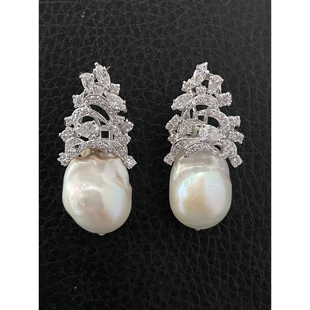 Mon Tresor Ocean Crest Earrings - White