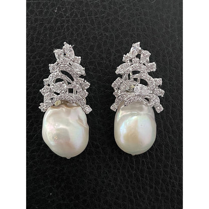 Mon Tresor Ocean Crest Earrings - White