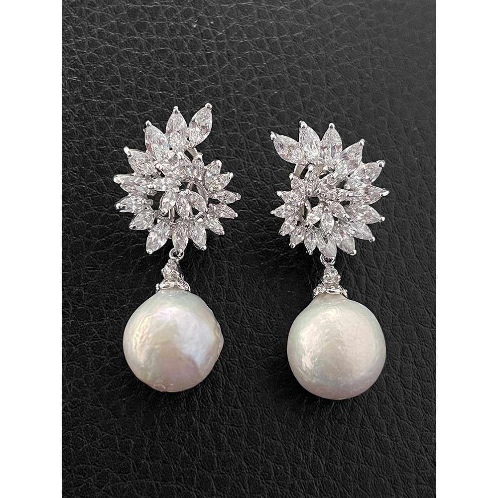 Mon Tresor Detachable Spiral Top With Baroque Pearl Drop Earrings - White