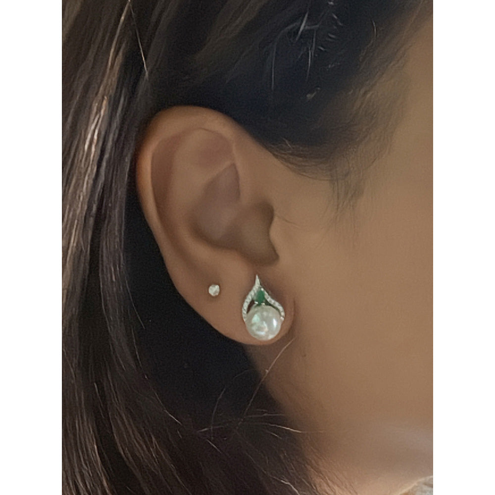 Mon Tresor White Pearl Stud Earrings With Leaf Dia Halo - Grey
