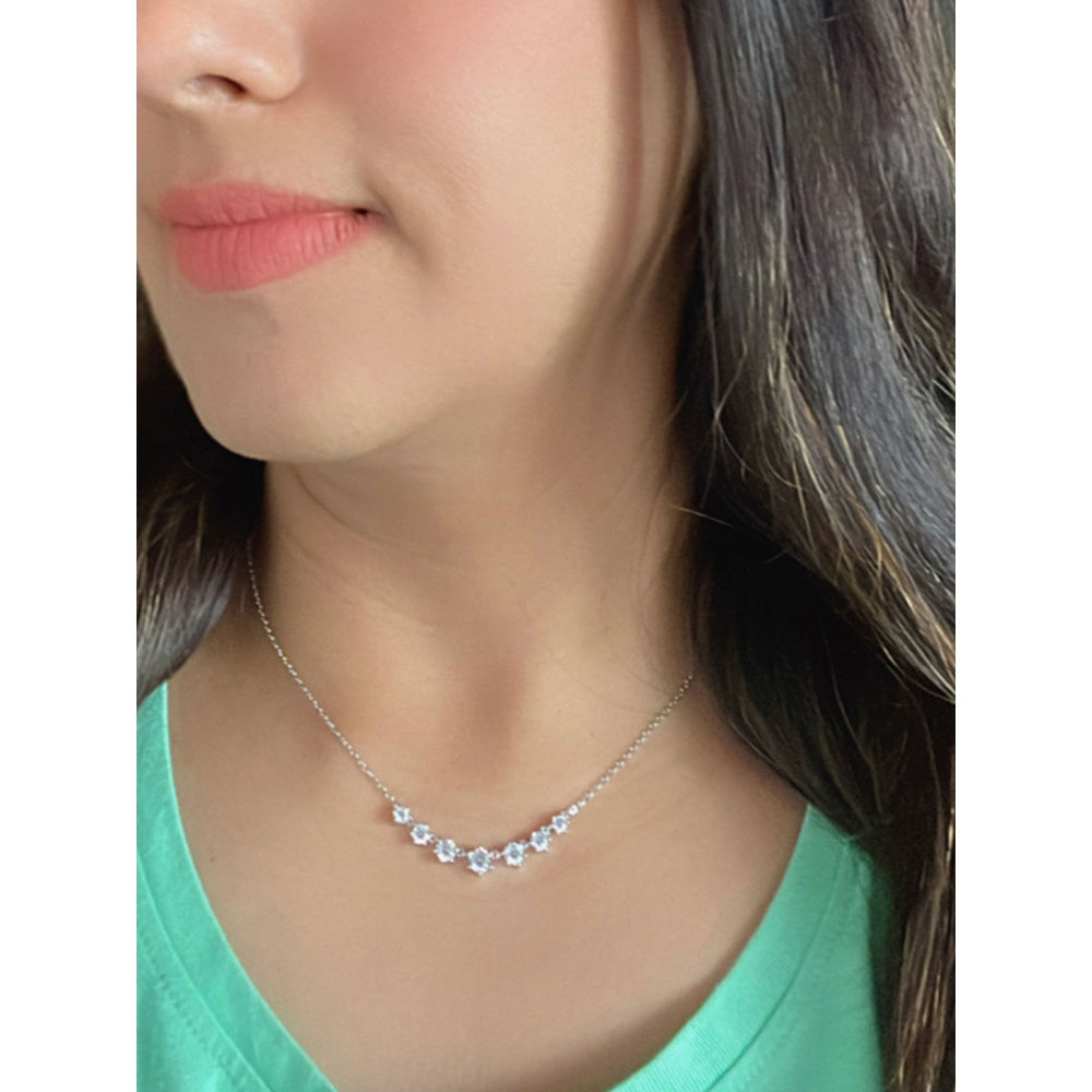 Mon Tresor Graded Round Solitaire Necklace - White