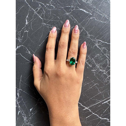 Mon Tresor Oval Green With Baguette Dia
