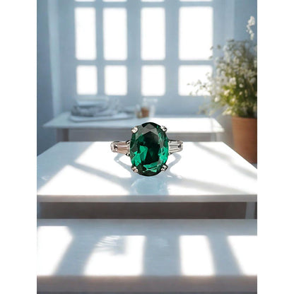 Mon Tresor Oval Green With Baguette Dia