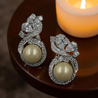 Mon Tresor White Twisted Dia Cluster With Pearl