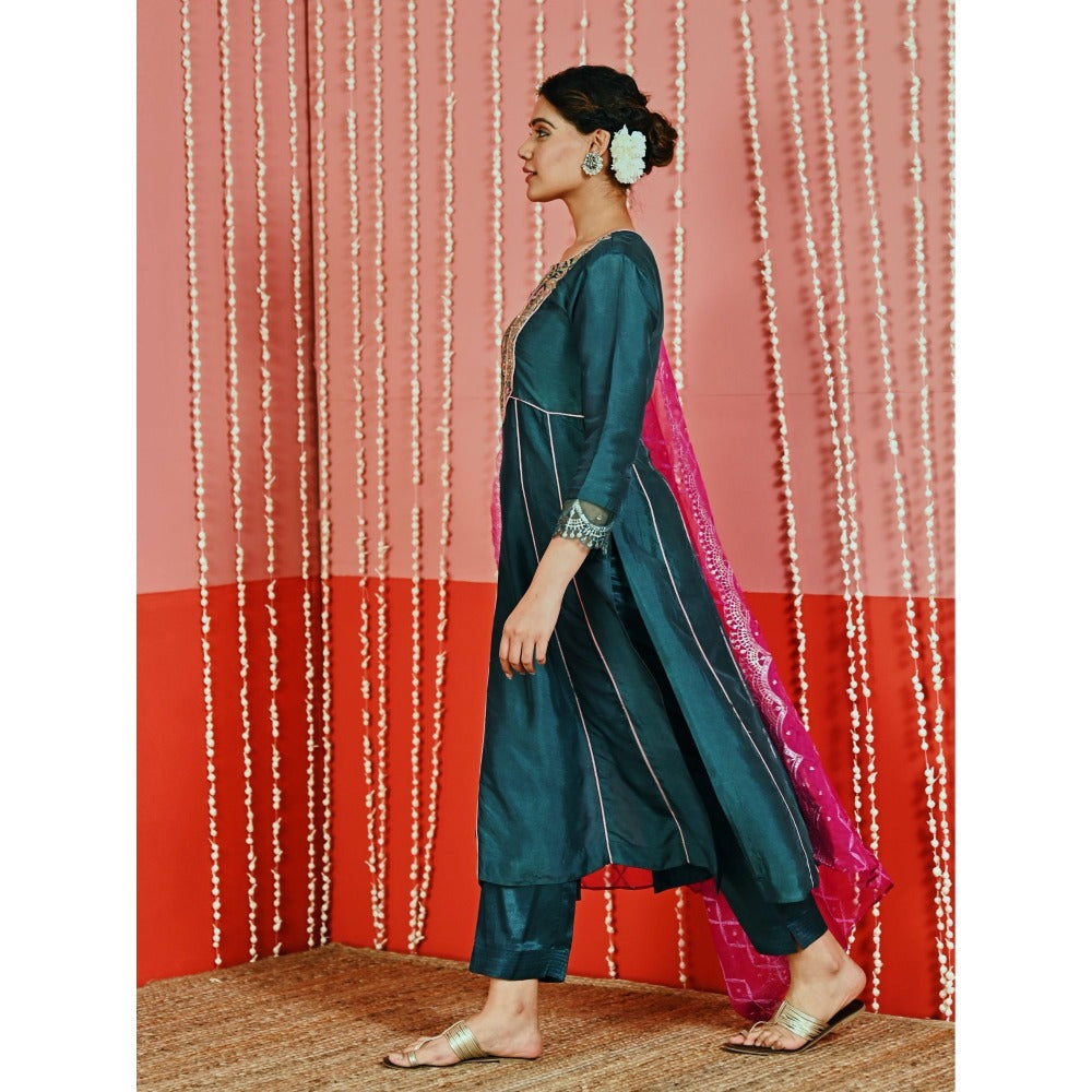 Myaara Teal Embroidered Silk Blend Ethnic Kurta And Pant With Organza Dupatta (Set of 3)
