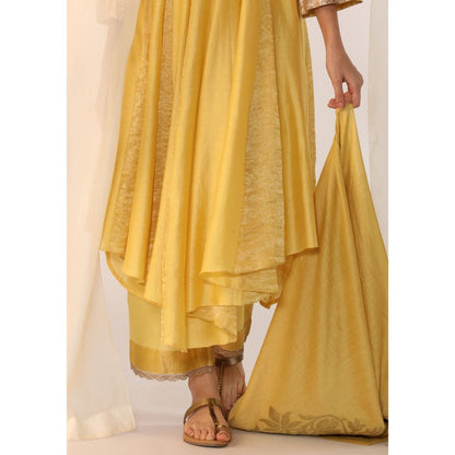 Myoho Gota Godet Kurta with Pant & Dupatta (Set of 3)