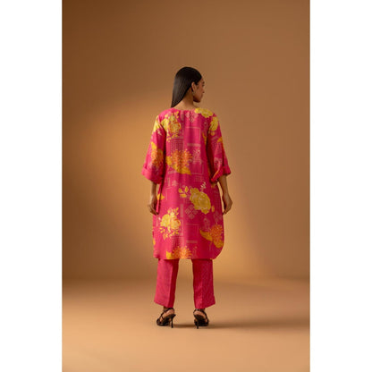 Naseebo Pink Serenade Muslin Kurta with Pant