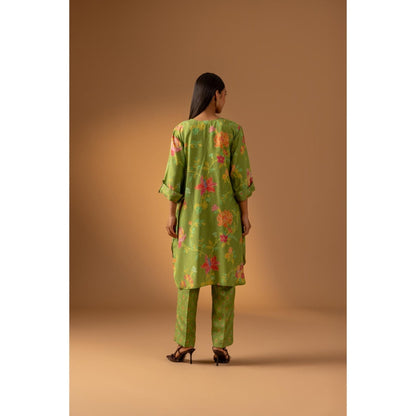 Naseebo Green Melody Muslin Kurta with Pant