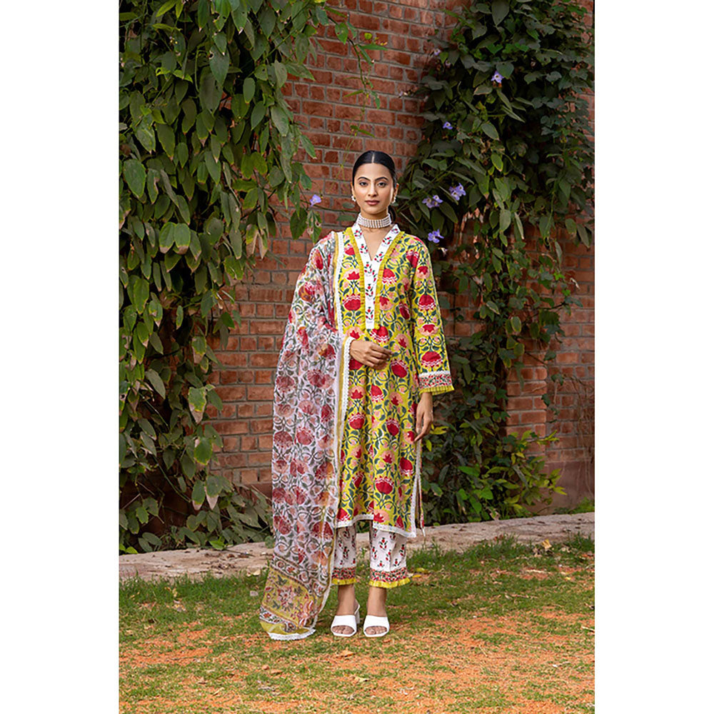 Naseebo Spring Yellow Glow Kurta And Pant With Dupatta Set