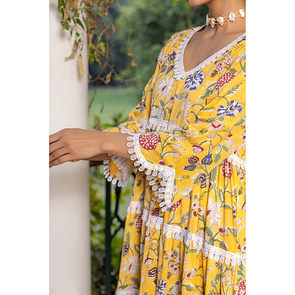 Naseebo Yellow Orchid Kurta With Pant And Dupatta