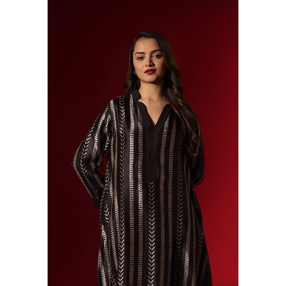Naseebo Linear Rhythm Ebony Black Silk Kurta and Pant