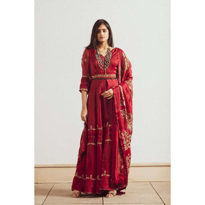 Neelu Sethi Red Organza Embroidered Gown-Pant with Belt and Dupatta (Set of 4)