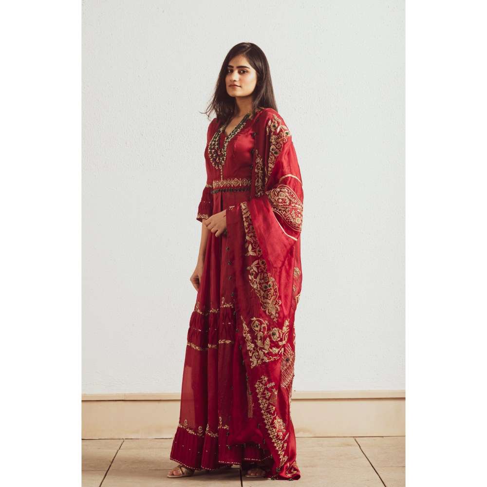 Neelu Sethi Red Organza Embroidered Gown-Pant with Belt and Dupatta (Set of 4)