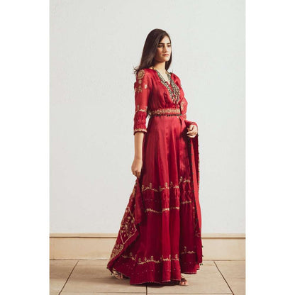 Neelu Sethi Red Organza Embroidered Gown-Pant with Belt and Dupatta (Set of 4)