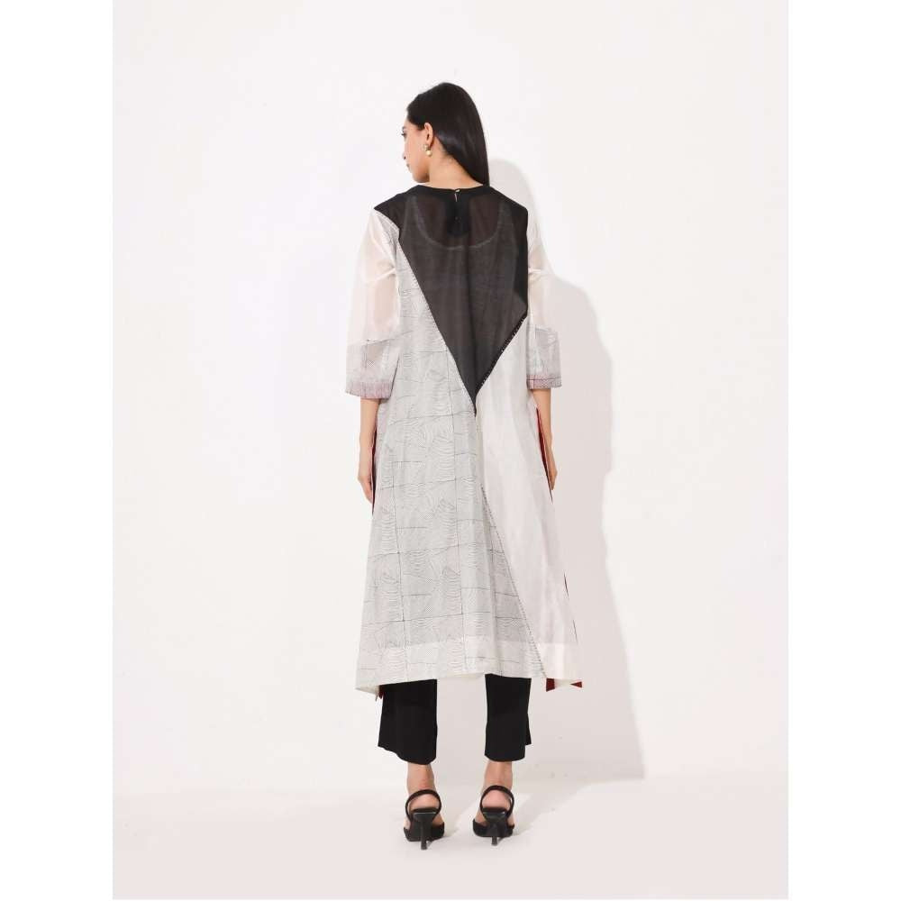 Neelu Sethi Block Printing Embroidered Kurta And Pant (Set of 2)