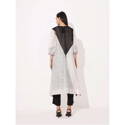 Neelu Sethi Block Printing Embroidered Kurta And Pant (Set of 2)