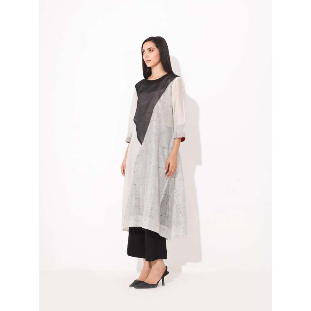 Neelu Sethi Block Printing Embroidered Kurta And Pant (Set of 2)