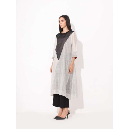 Neelu Sethi Block Printing Embroidered Kurta And Pant (Set of 2)