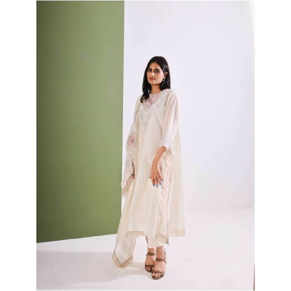 Neelu Sethi Chanderi Embroidered Back Pleating Kurta And Pant with Dupatta (Set of 3)
