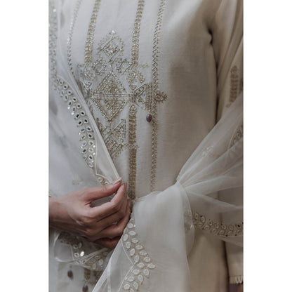 Neha Tarun Off White Short Kurta Wit Pant and Dupatta (Set of 3)