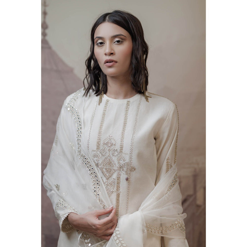 Neha Tarun Off White Short Kurta Wit Pant and Dupatta (Set of 3)