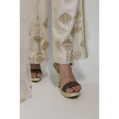 Neha Tarun Off White Short Kurta Wit Pant and Dupatta (Set of 3)
