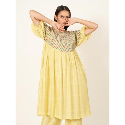 Neha Tarun Embroidered Relaxed Fit Kurta An Pant (Set of 2)