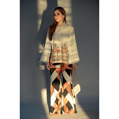 NEIZA Grey cape with peach and blue embroidery
