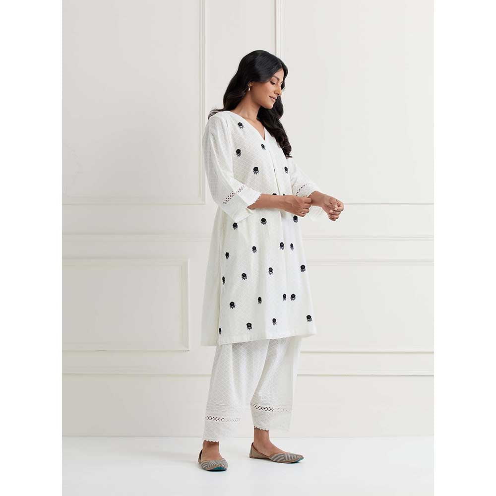 NEMAANI Off White Thread Embroidered Kurta with Salwar Pant (Set of 2)
