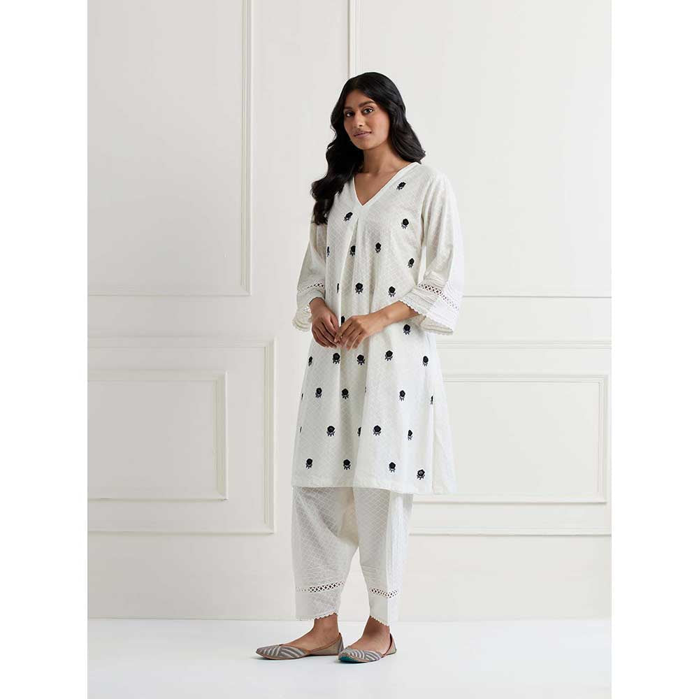 NEMAANI Off White Thread Embroidered Kurta with Salwar Pant (Set of 2)