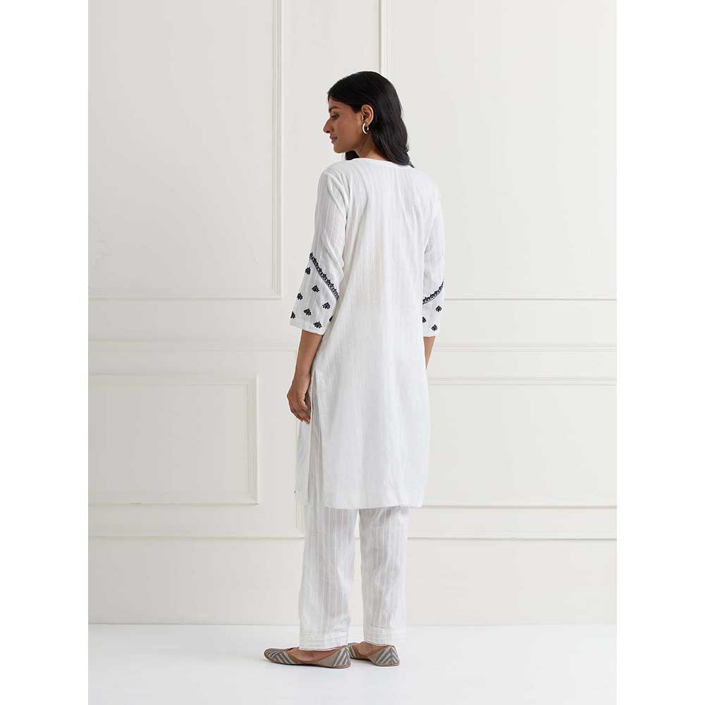 NEMAANI White Embroidered Kurta with Pant (Set of 2)