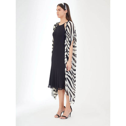 Nikasha Black and White Hand Animal Print Dress (Set of 2)