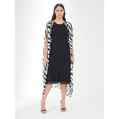 Nikasha Black and White Overgarment